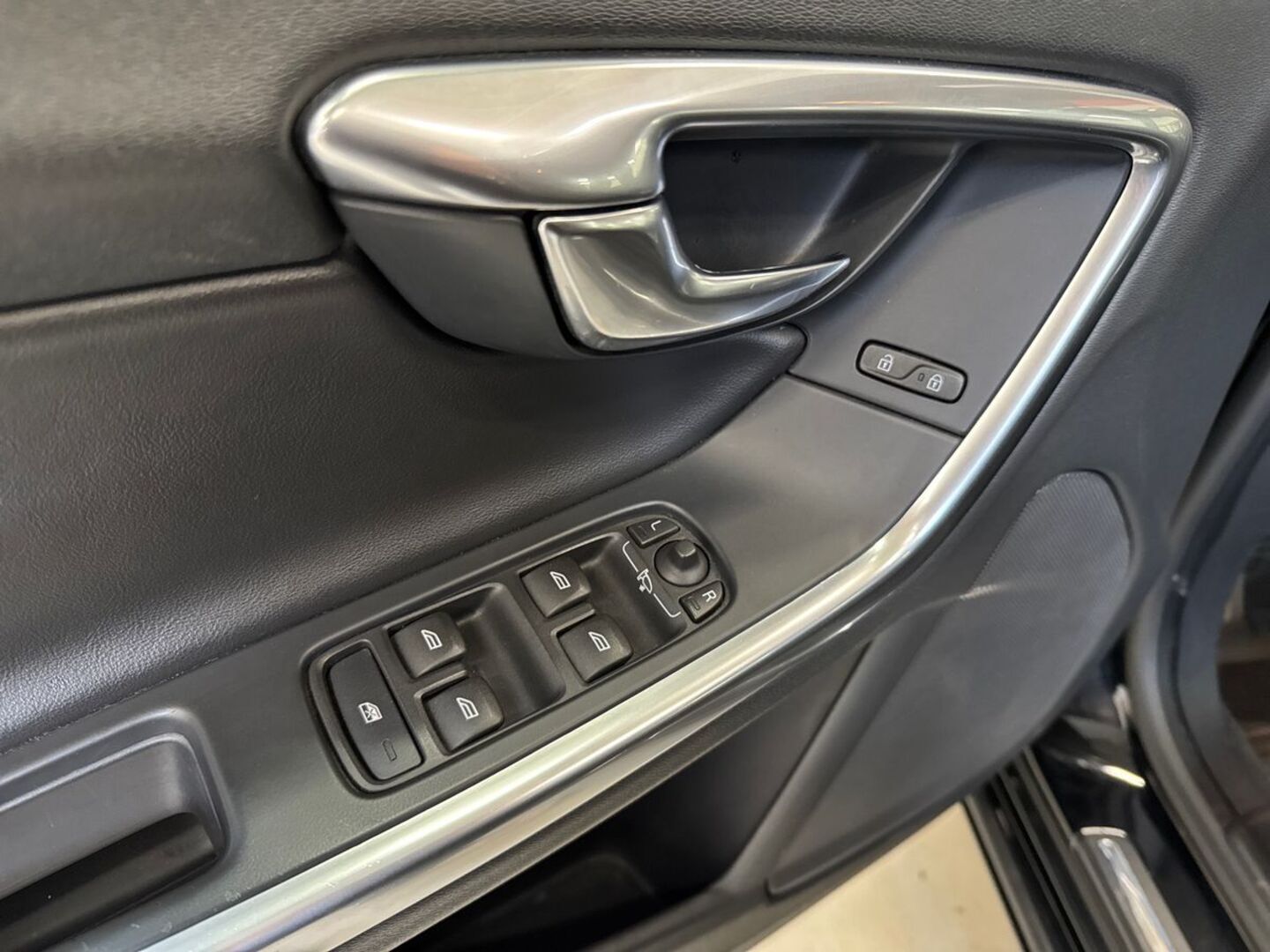 VOLVO S60 15