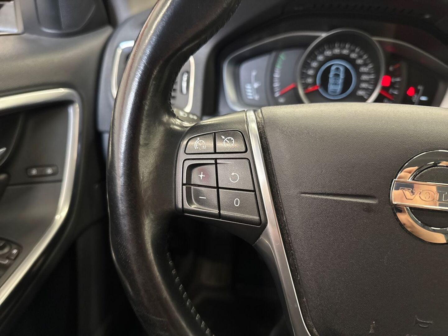 VOLVO S60 22
