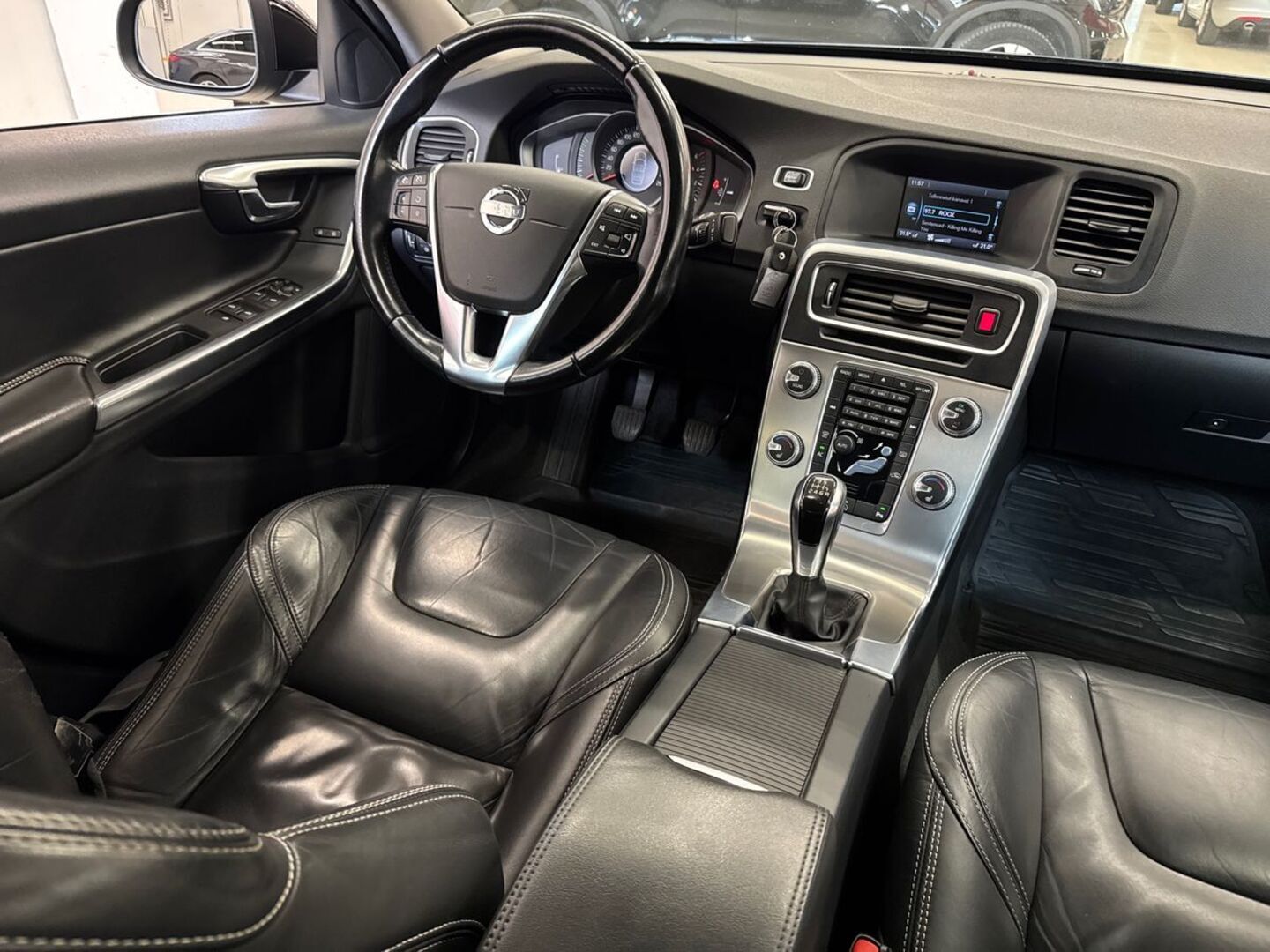 VOLVO S60 27