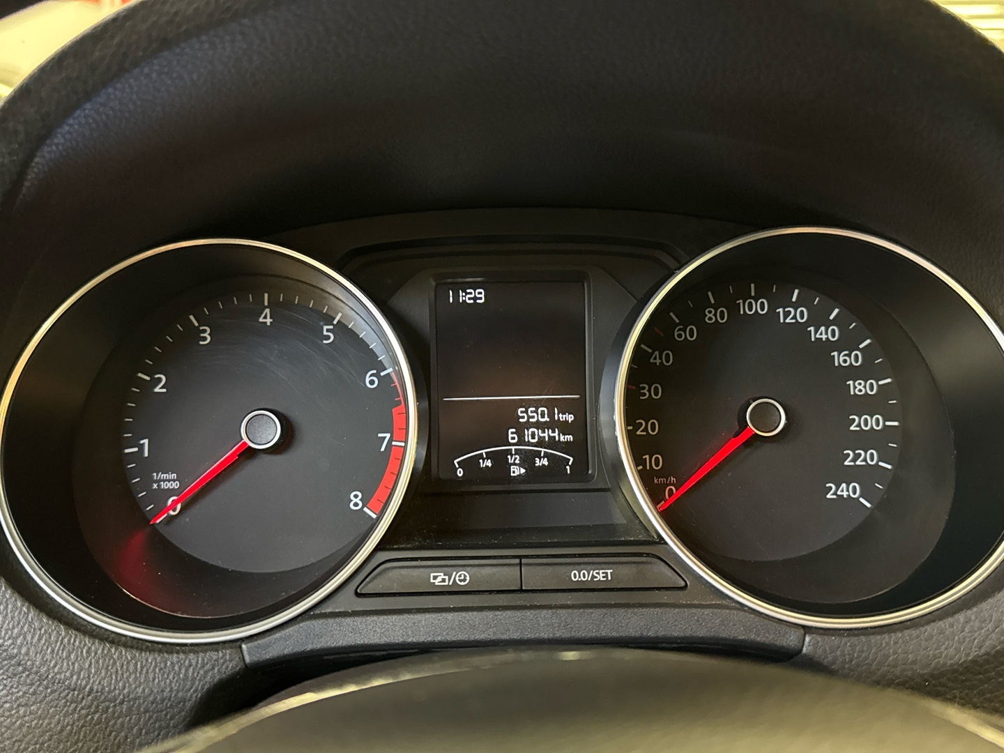 VOLKSWAGEN Polo 2015