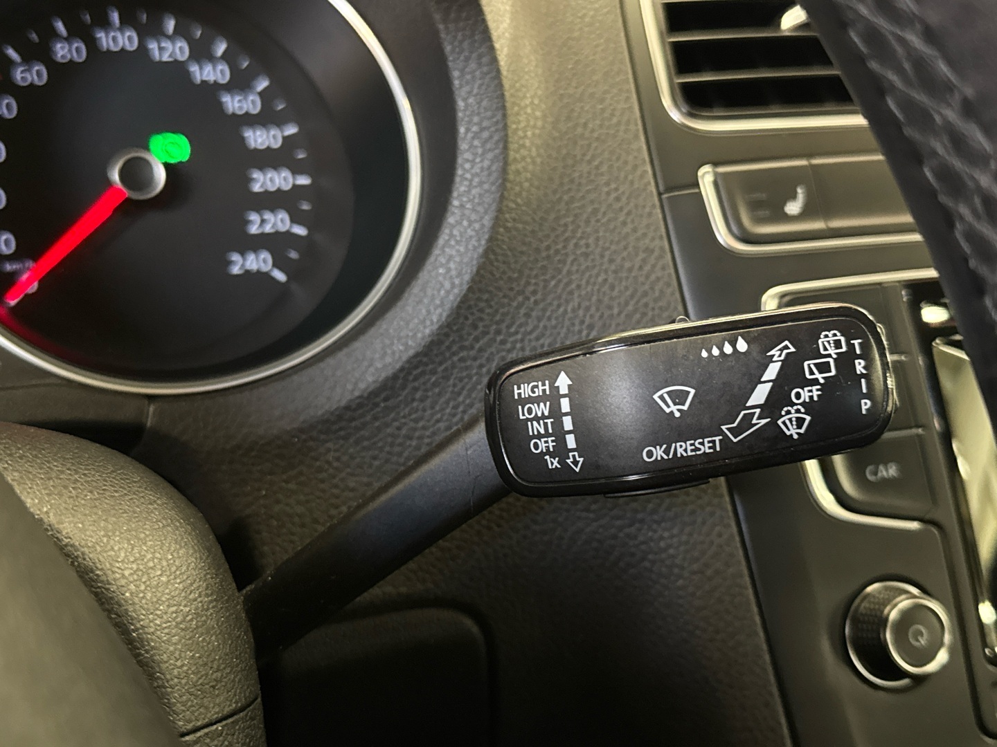VOLKSWAGEN Polo 2015