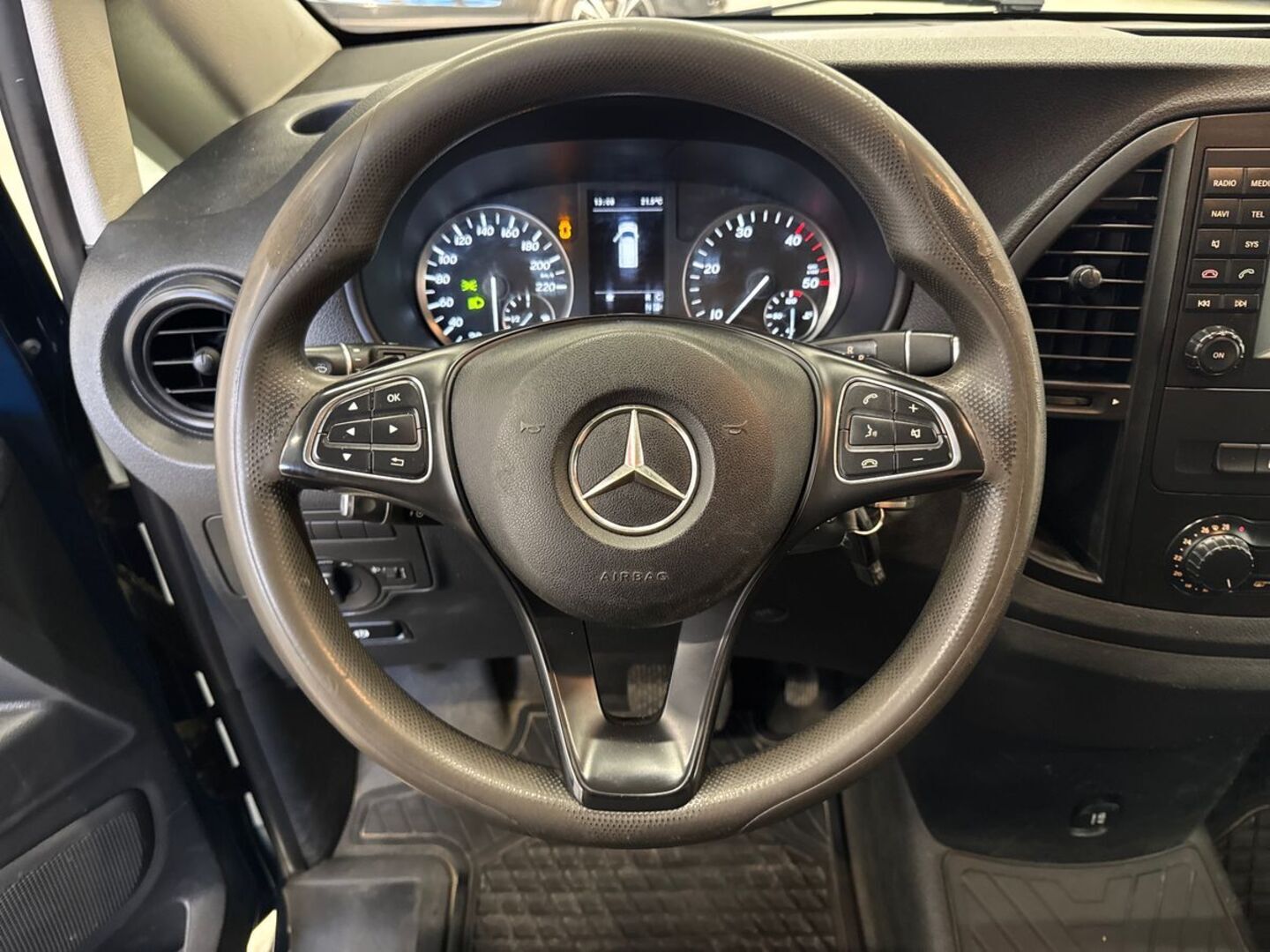 MERCEDES-BENZ Vito 24