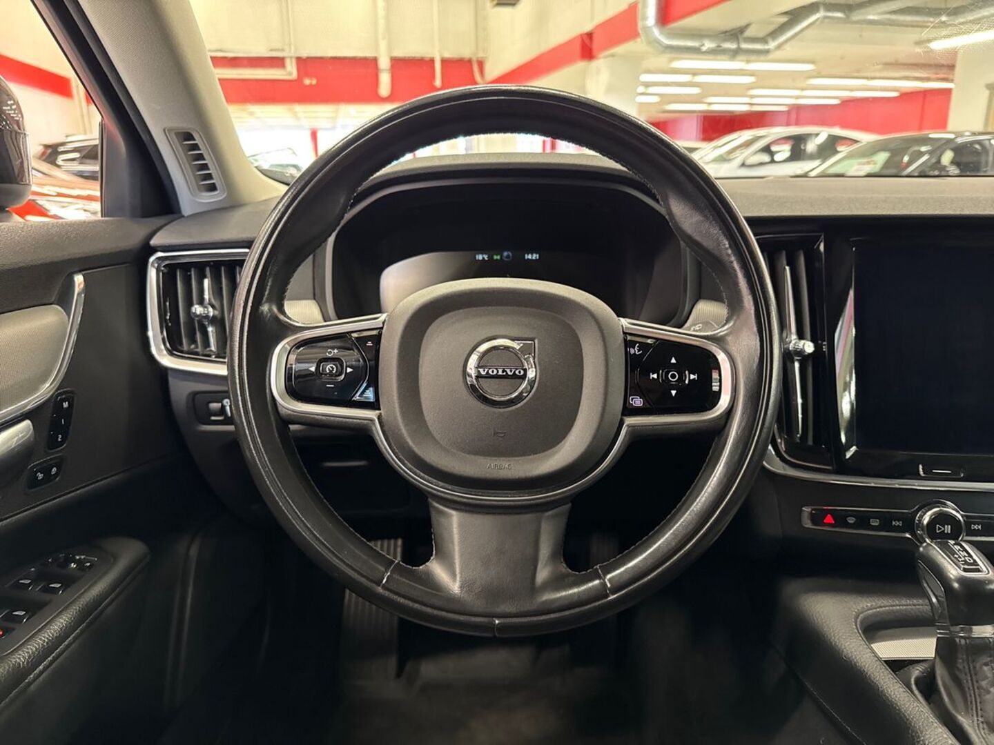 VOLVO V90 Cross Country 19