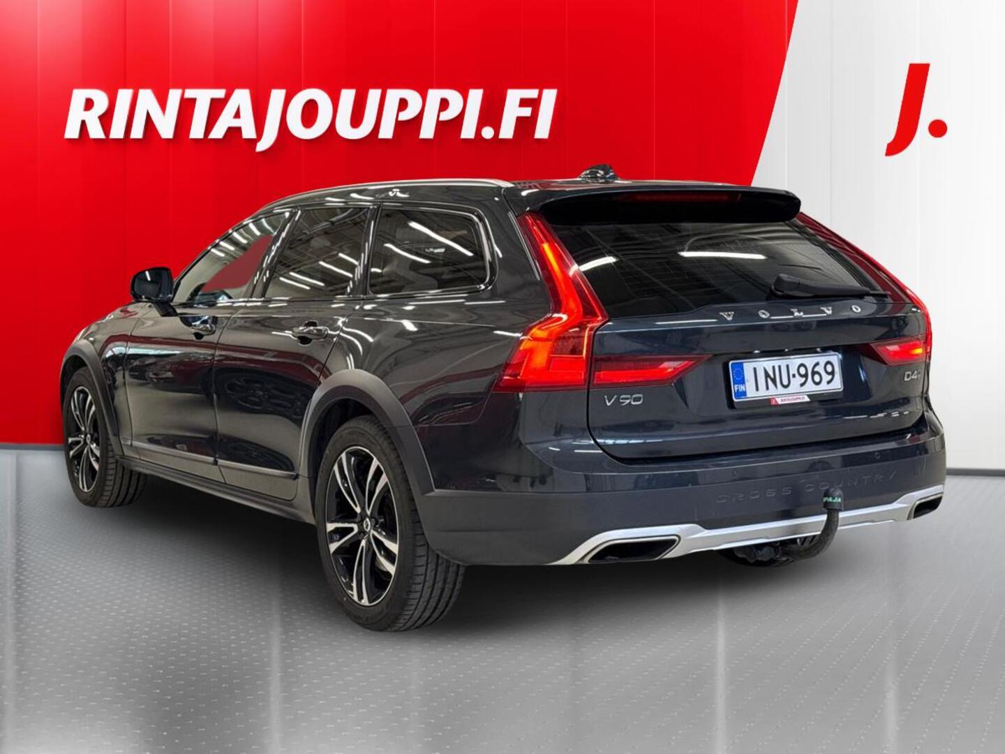 VOLVO V90 Cross Country 2