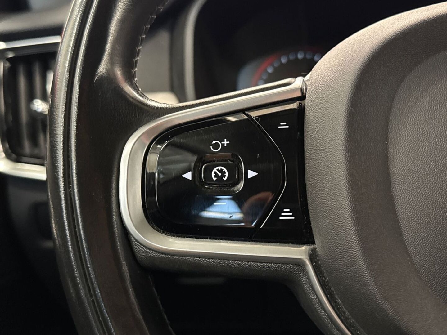 VOLVO V90 Cross Country 22