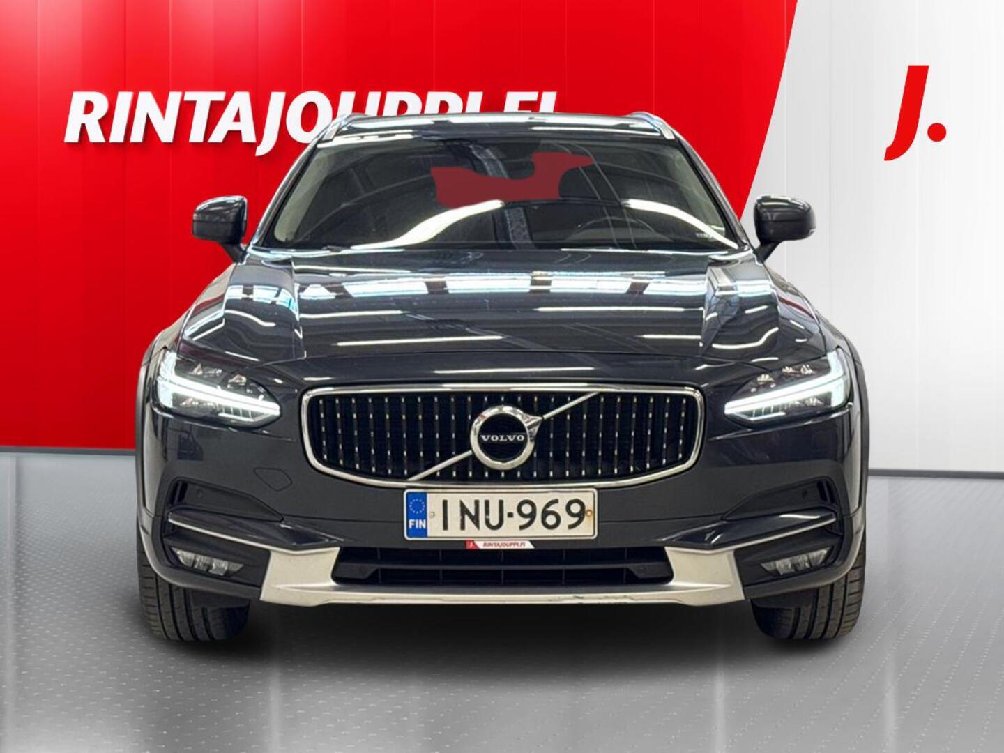 VOLVO V90 Cross Country 3