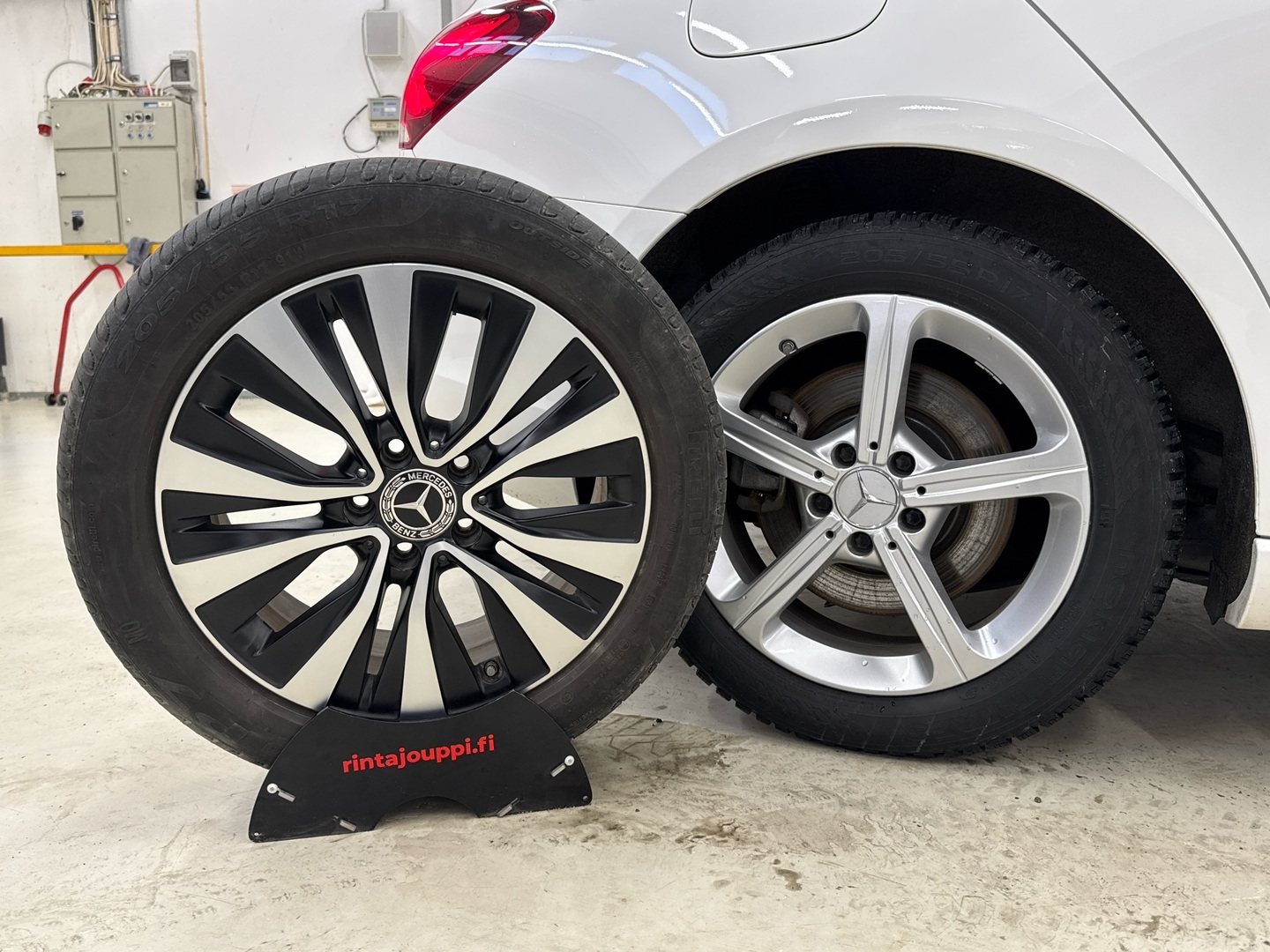 MERCEDES-BENZ A 2021