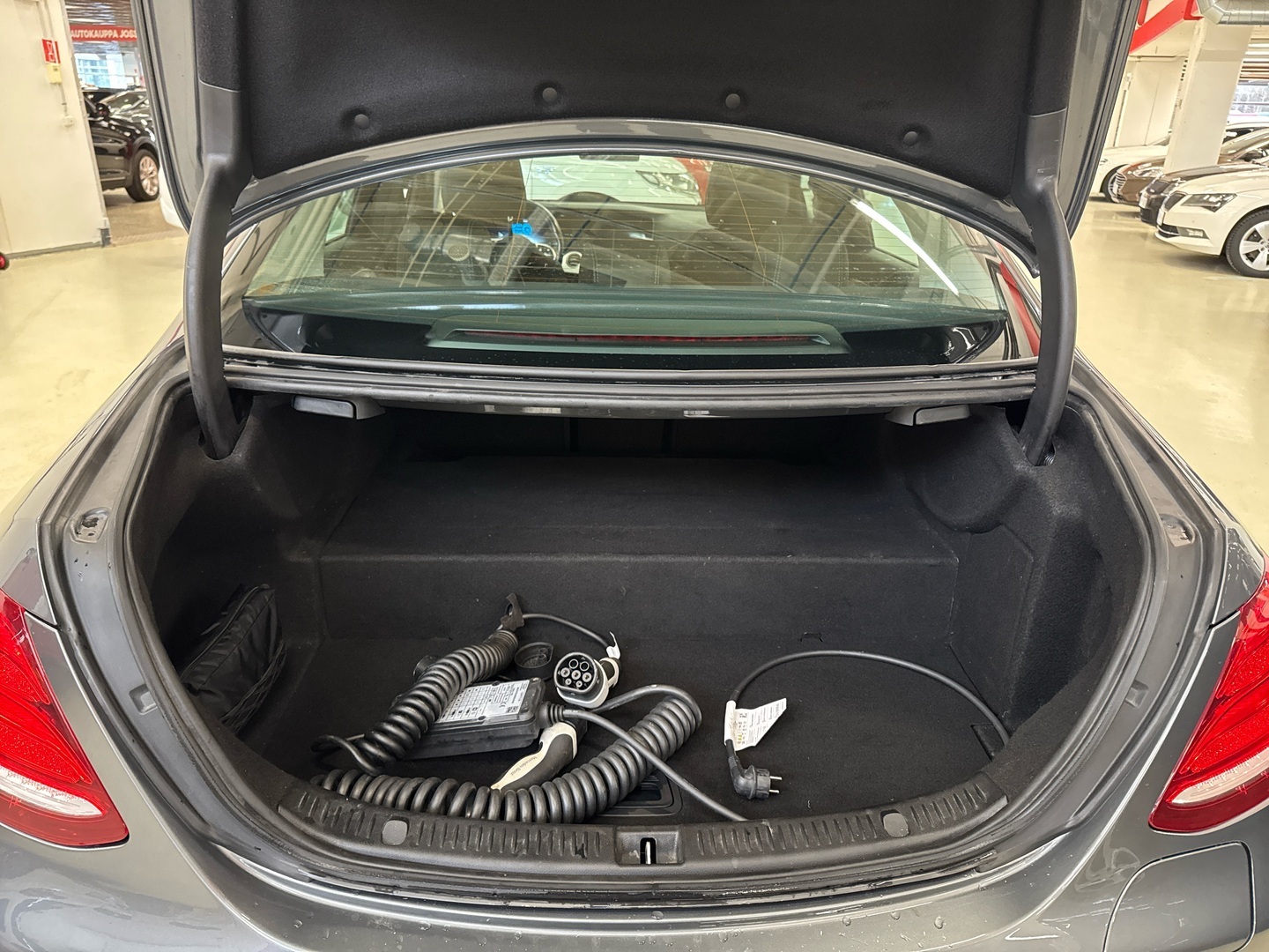 MERCEDES-BENZ E 2020