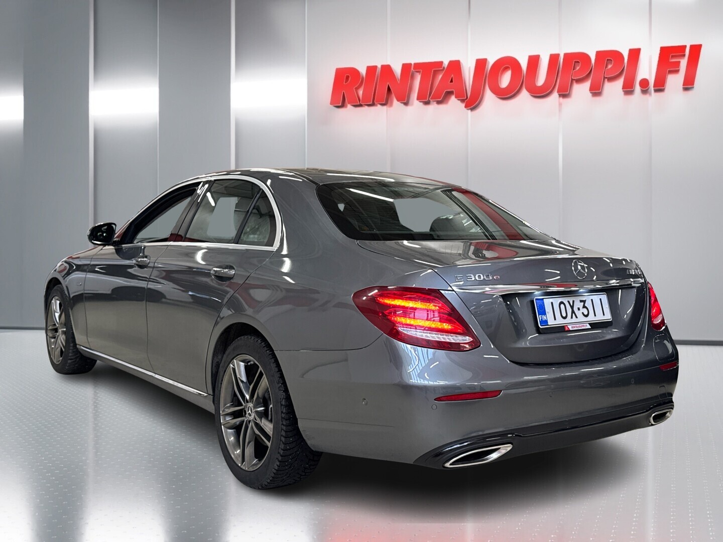 MERCEDES-BENZ E 2020