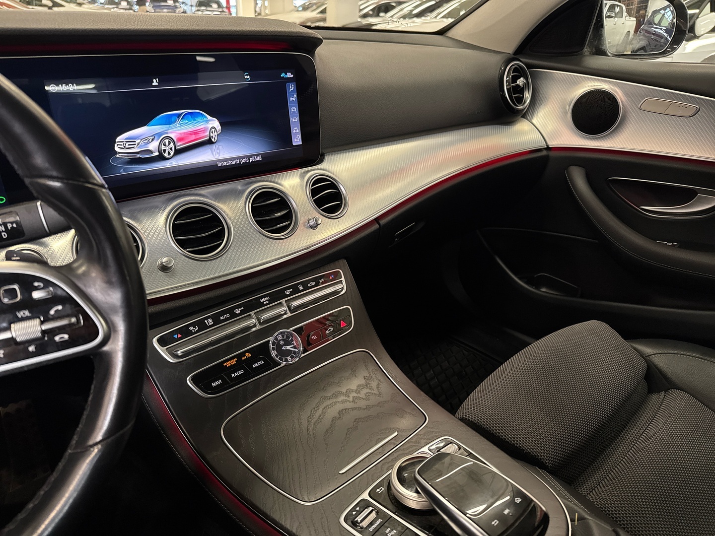 MERCEDES-BENZ E 2020