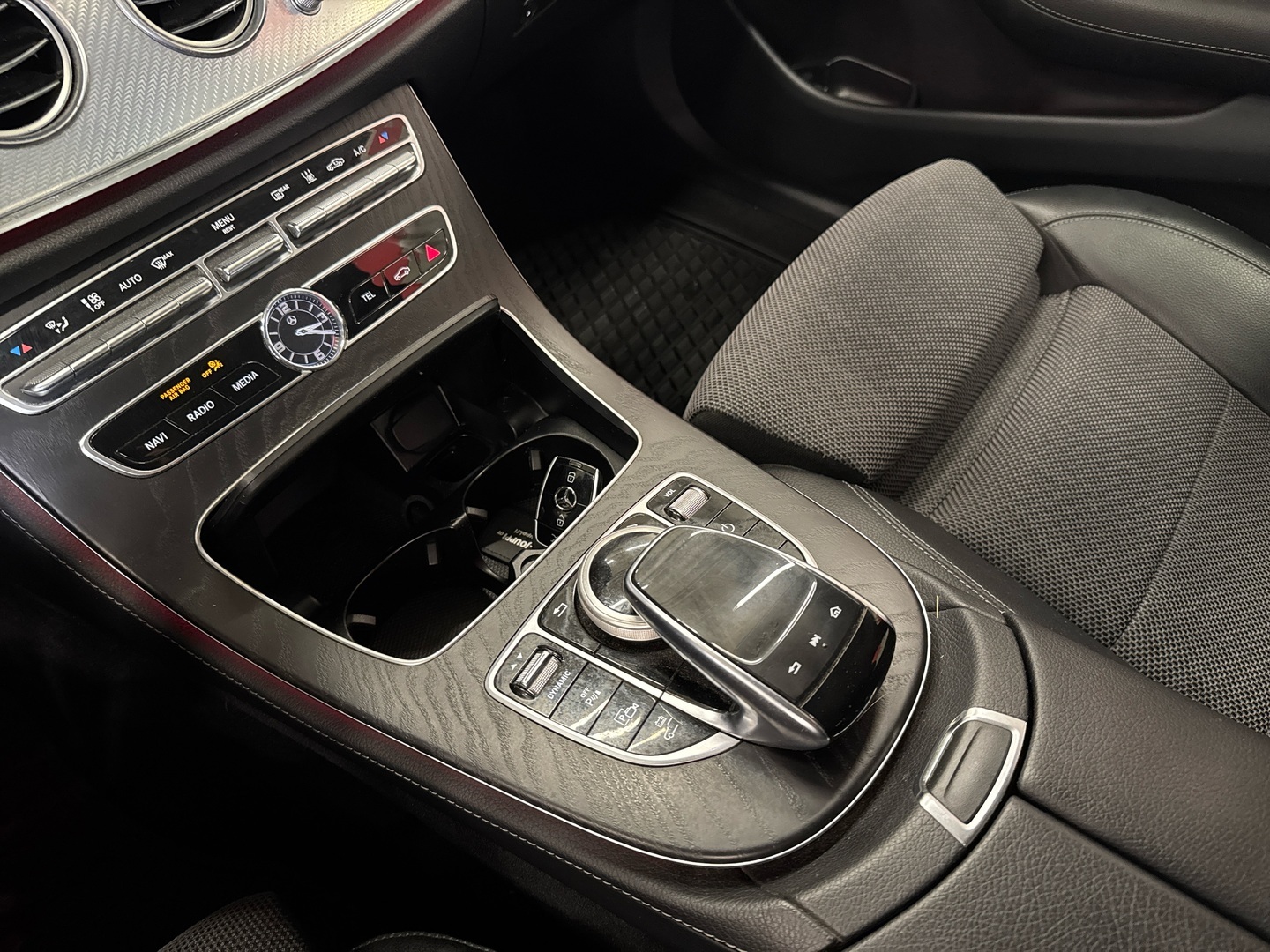 MERCEDES-BENZ E 2020