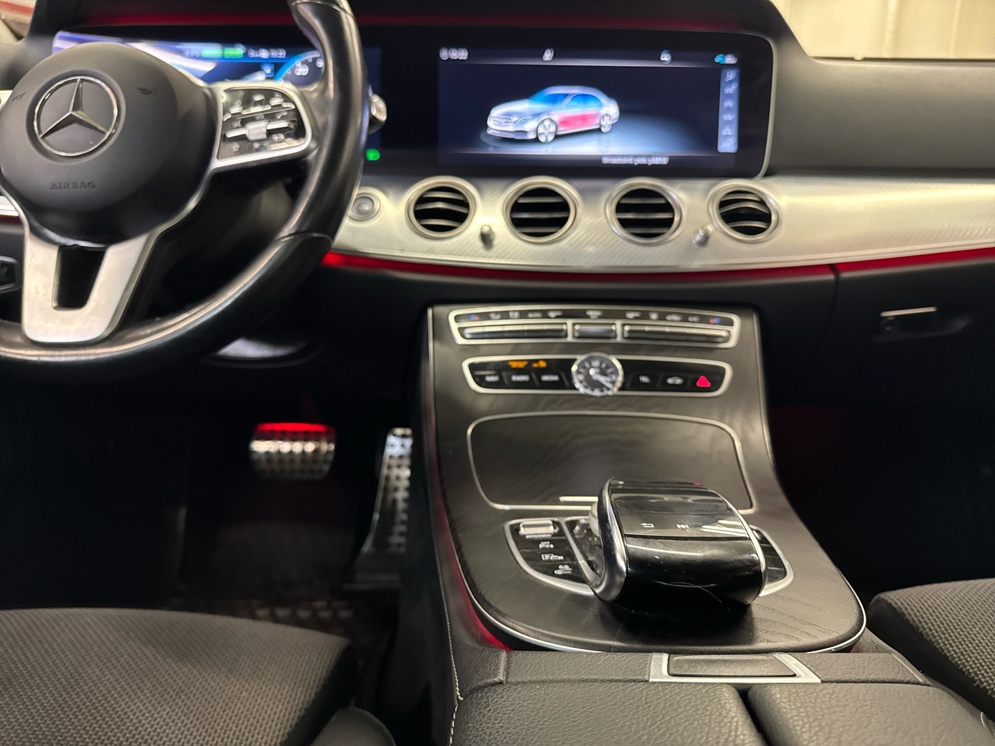 MERCEDES-BENZ E 2020