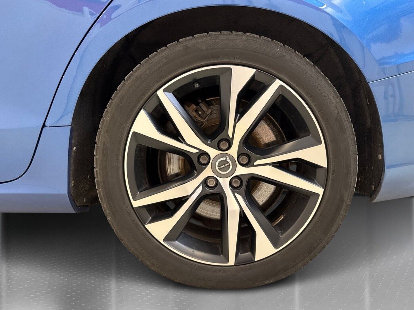 VOLVO V60 2020