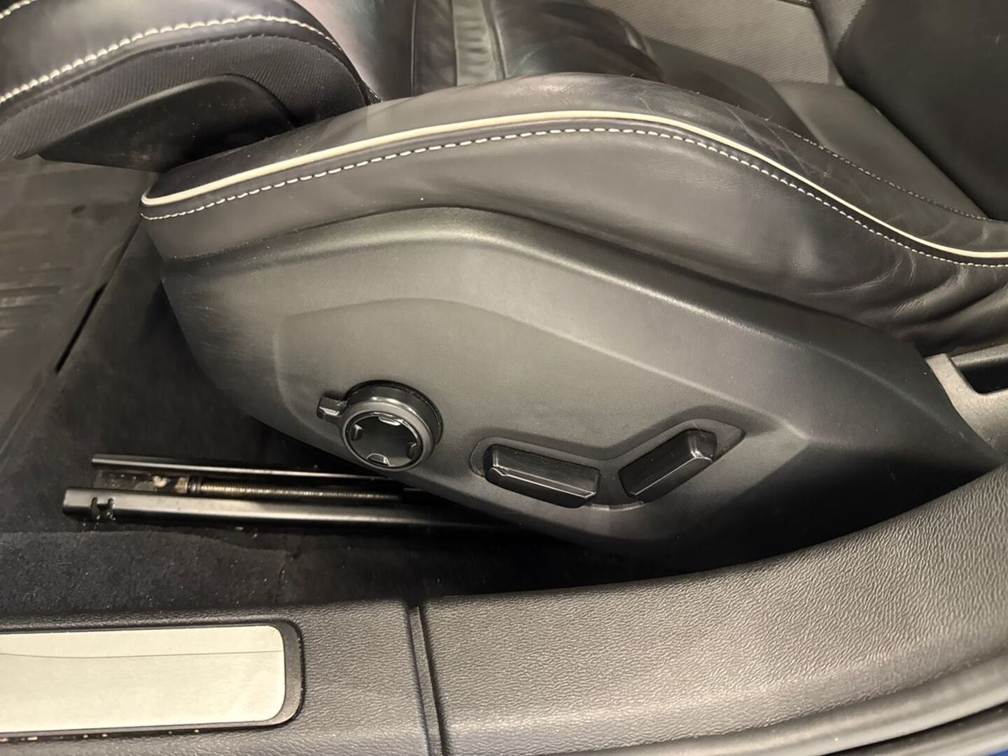 VOLVO V60 2020