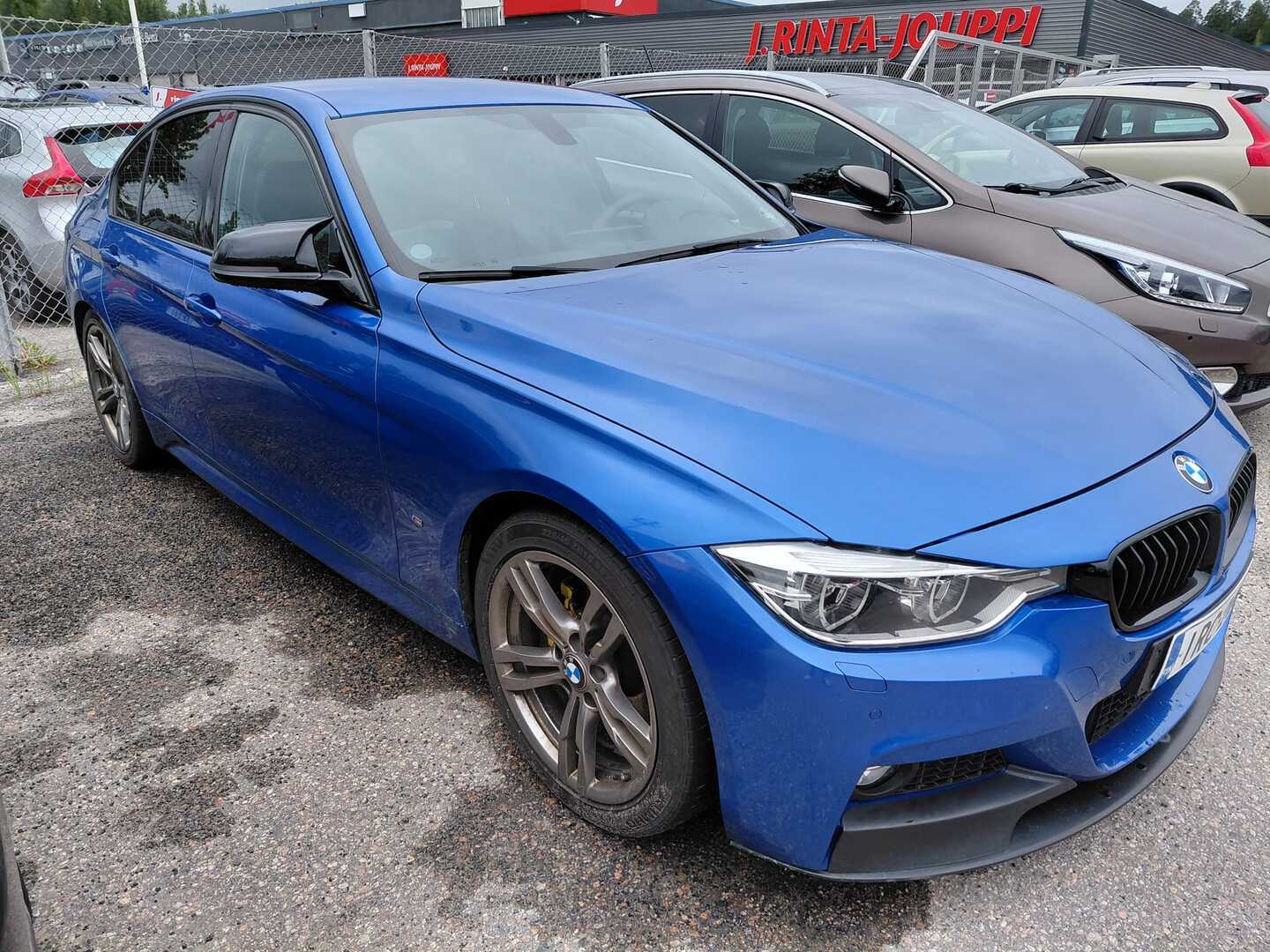 BMW 330 2018