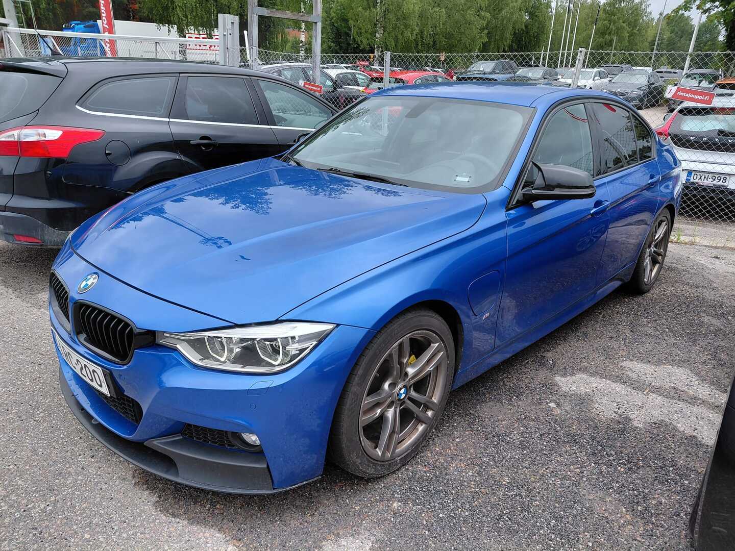 BMW 330 2018