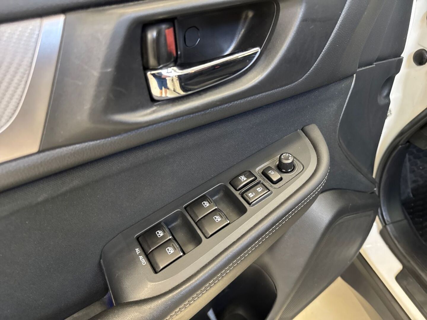 SUBARU Outback 2016