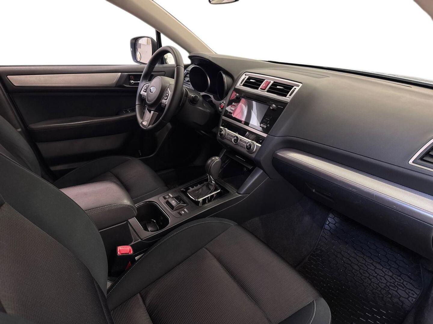 SUBARU Outback 2016