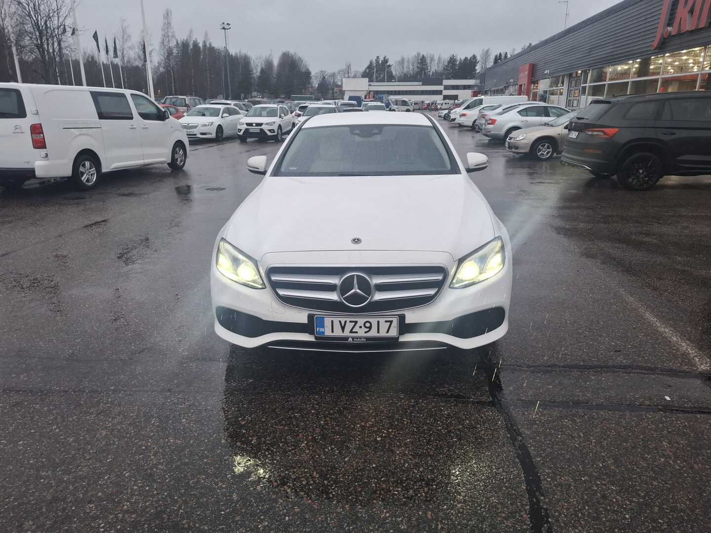 MERCEDES-BENZ E 2018