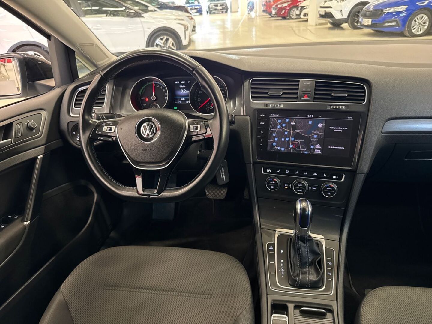 VOLKSWAGEN Golf 2018