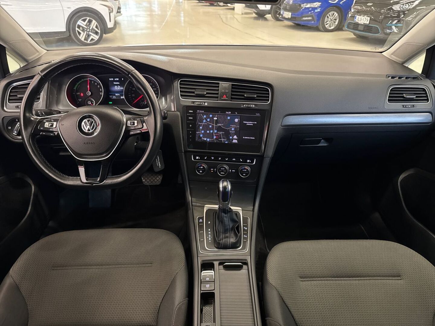 VOLKSWAGEN Golf 2018