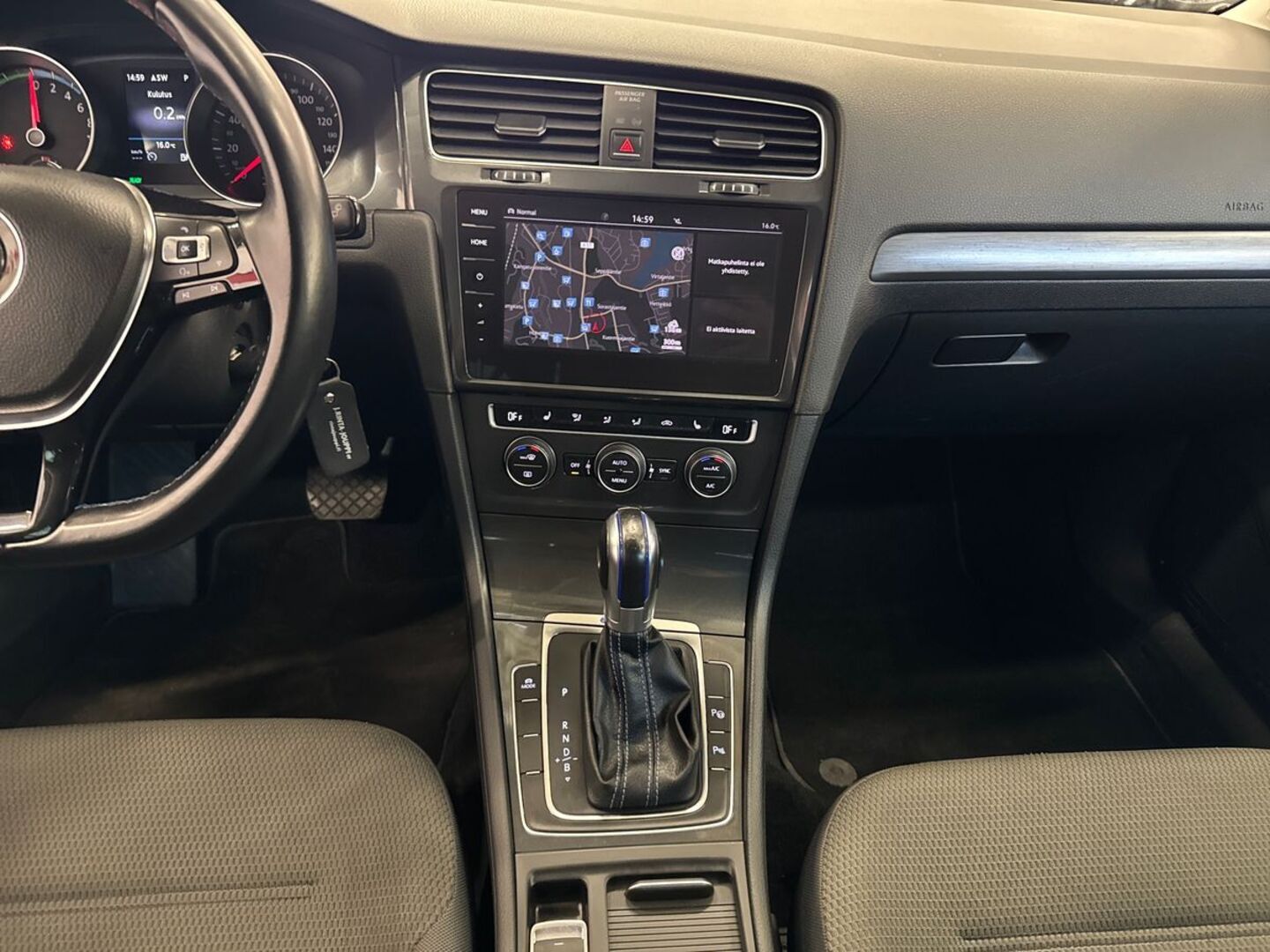 VOLKSWAGEN Golf 2018