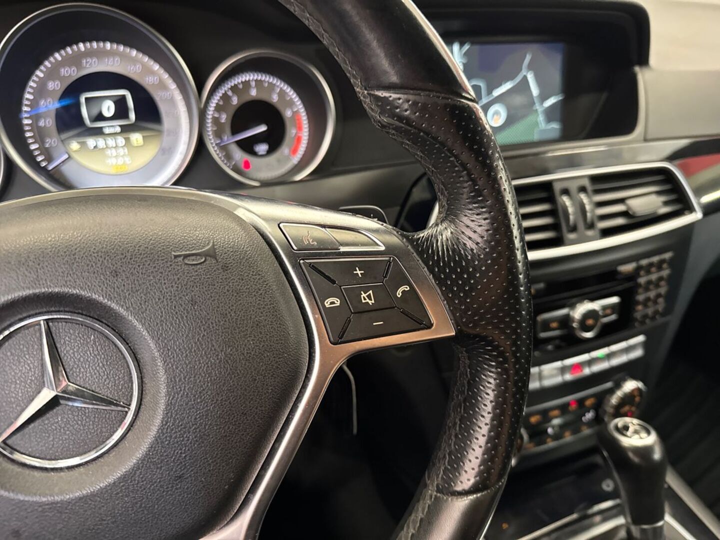 MERCEDES-BENZ C 2012