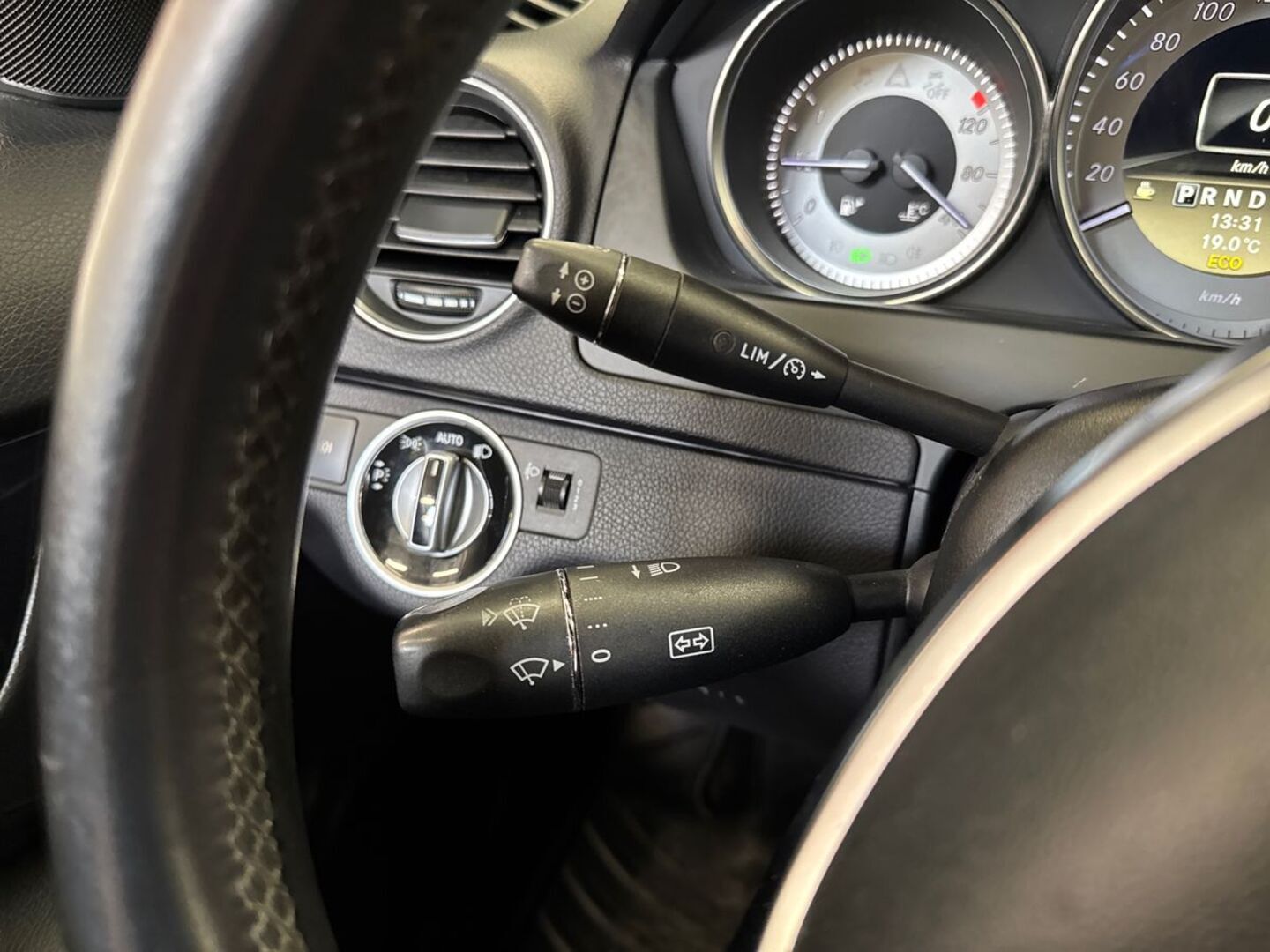 MERCEDES-BENZ C 2012