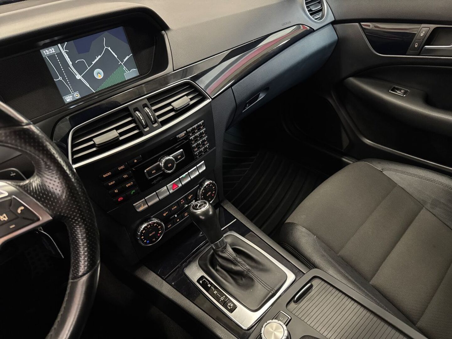 MERCEDES-BENZ C 2012