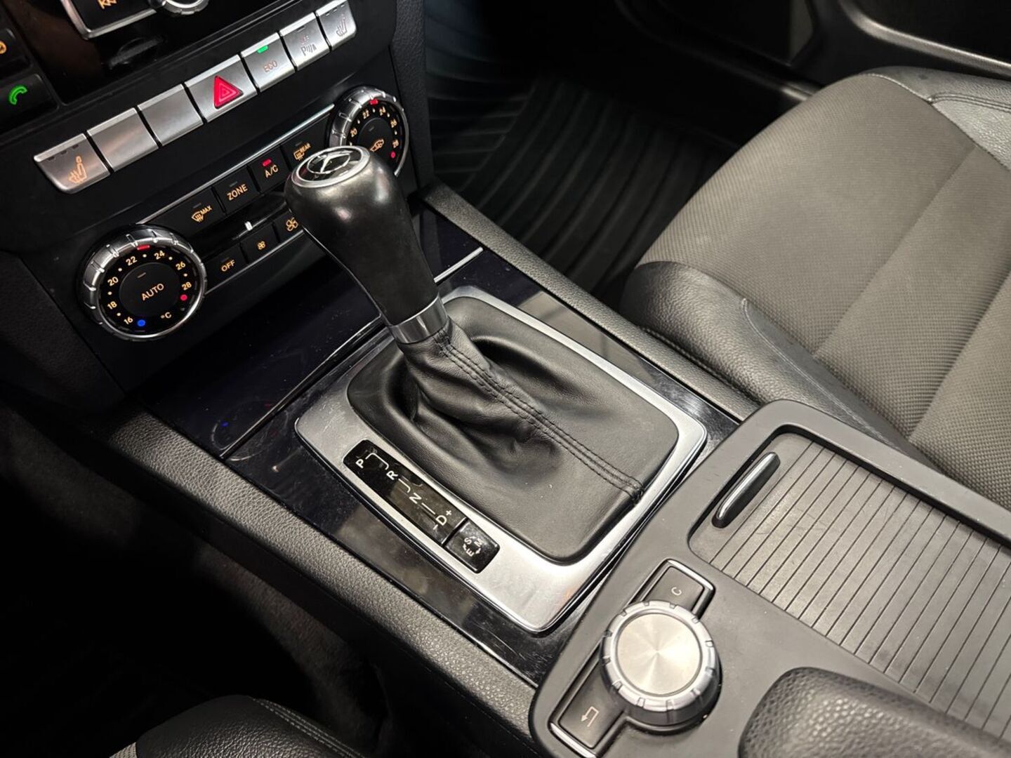 MERCEDES-BENZ C 2012
