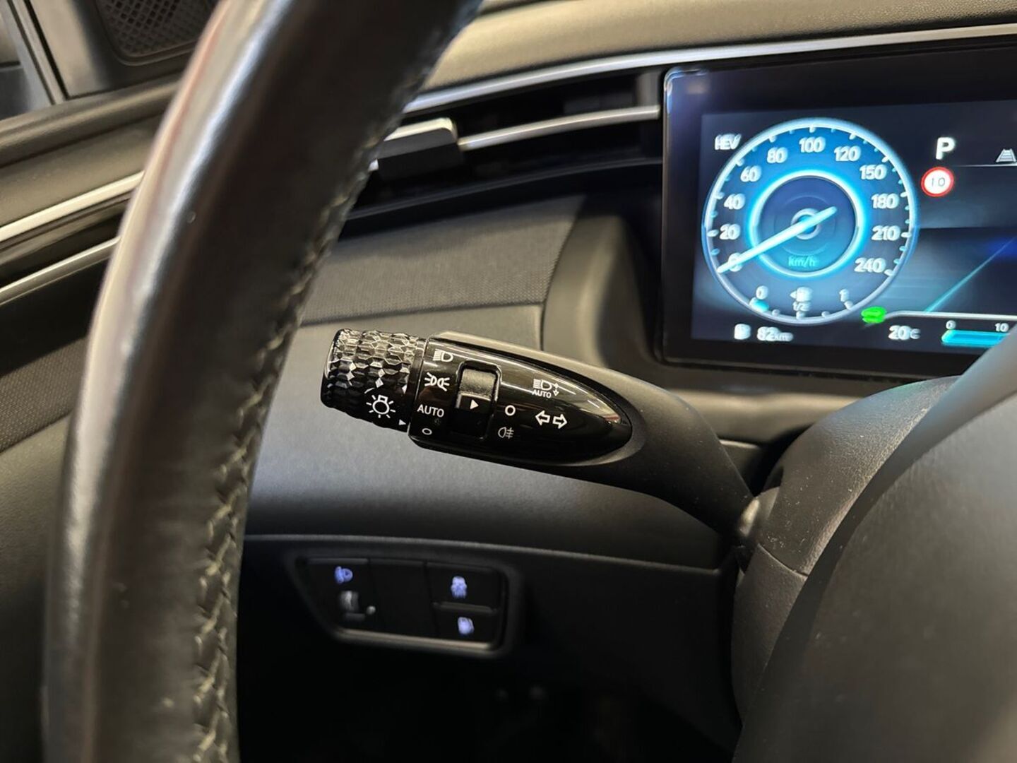 HYUNDAI Tucson 24