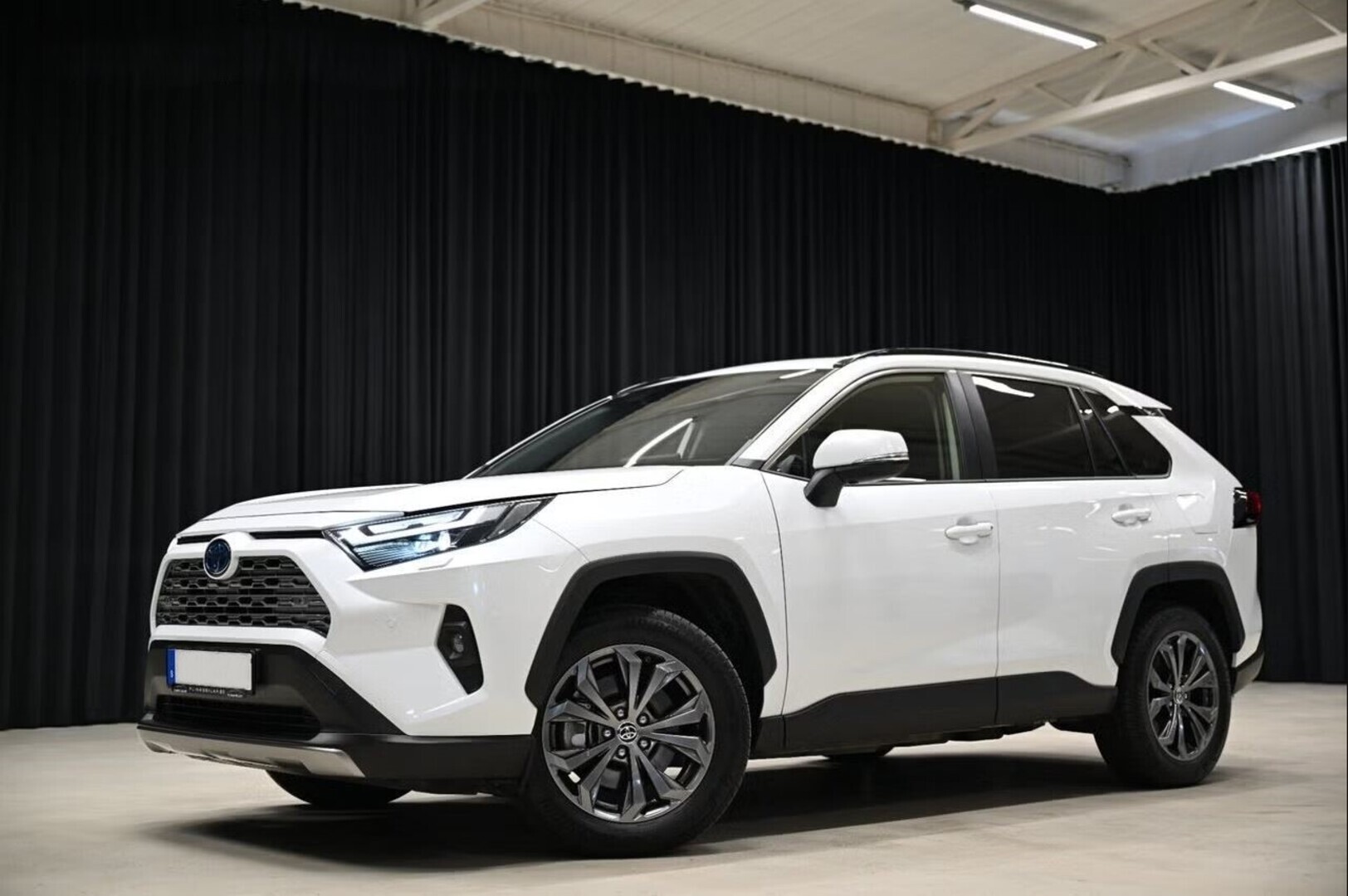 TOYOTA RAV4 2025