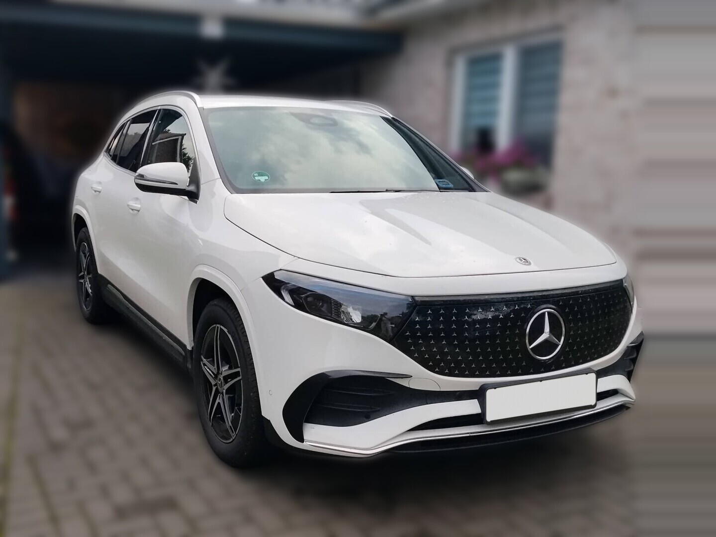 MERCEDES-BENZ EQA 2025