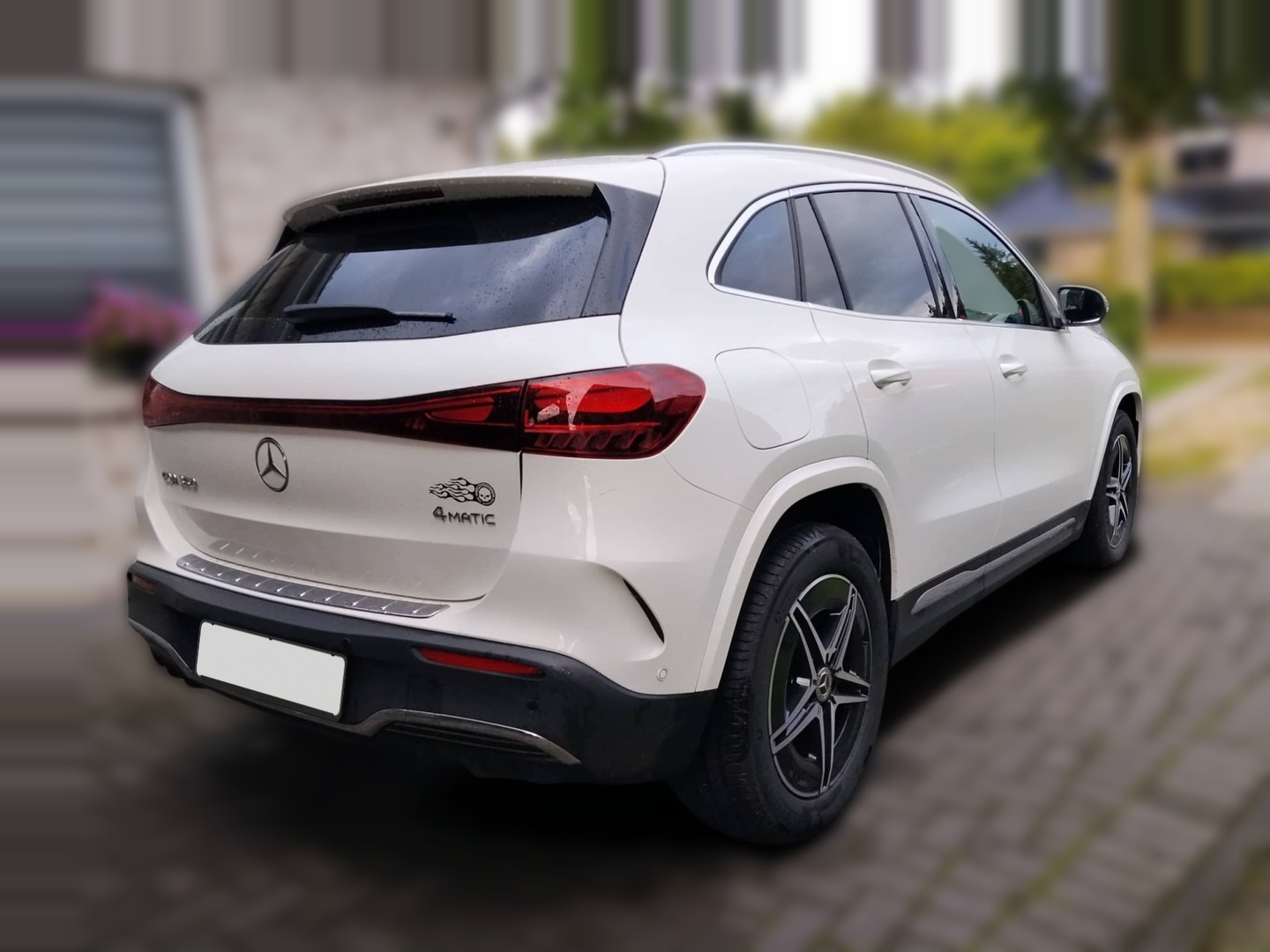 MERCEDES-BENZ EQA 2025