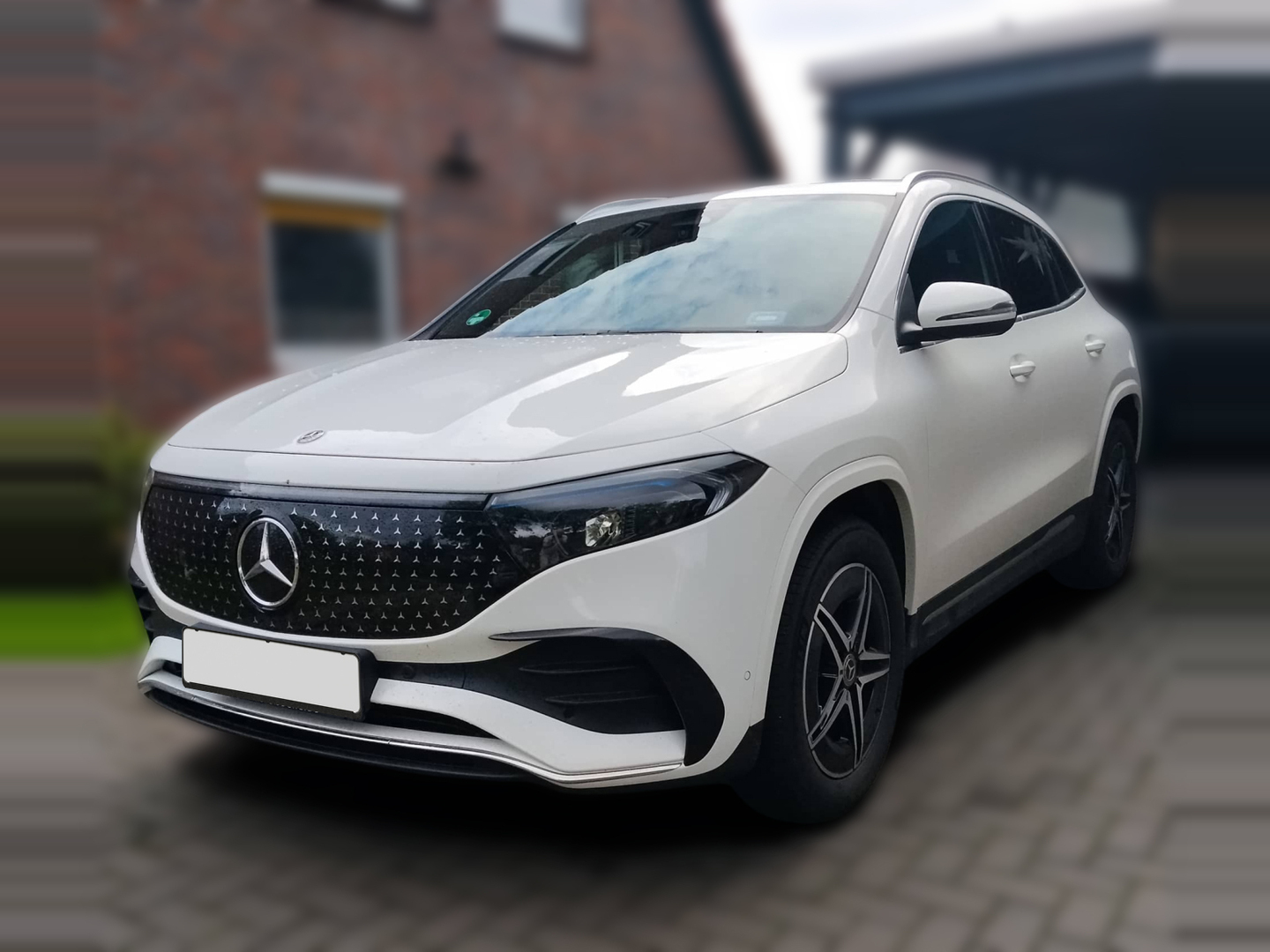 MERCEDES-BENZ EQA 2025