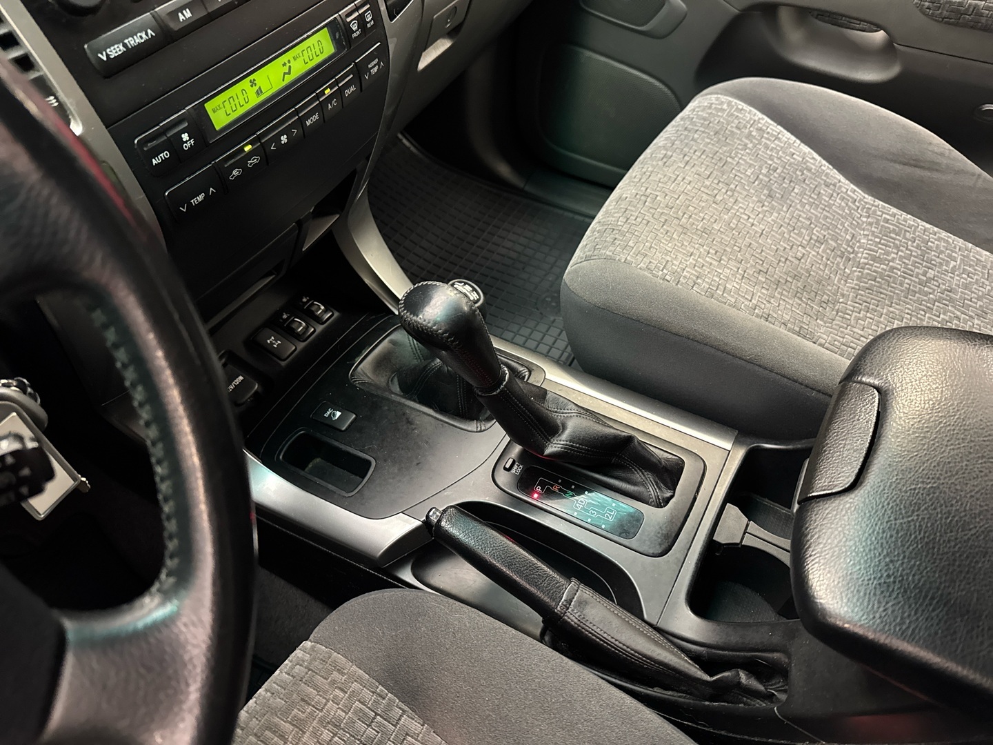 TOYOTA Land Cruiser 2006