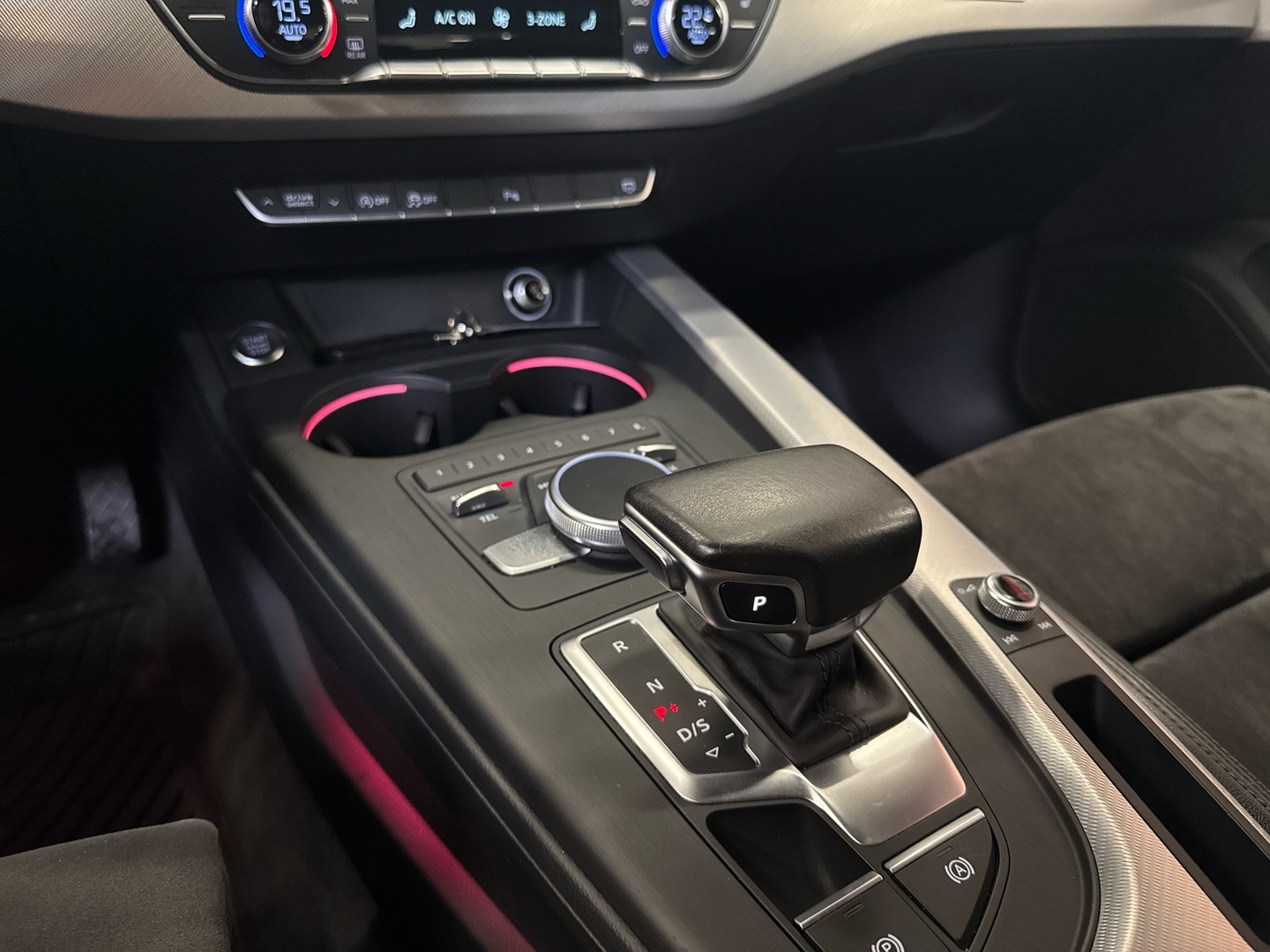 AUDI A4 2016