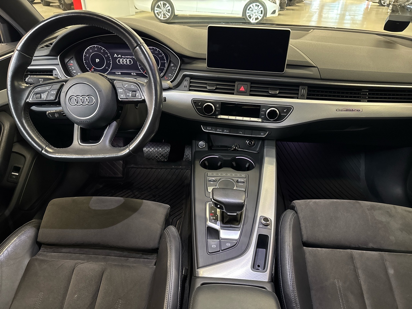 AUDI A4 2016
