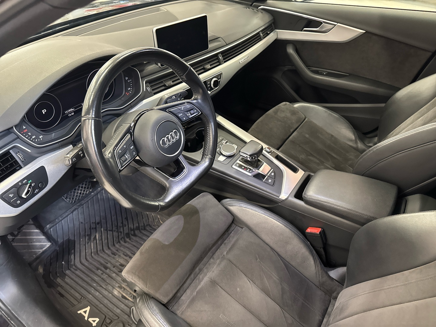 AUDI A4 2016