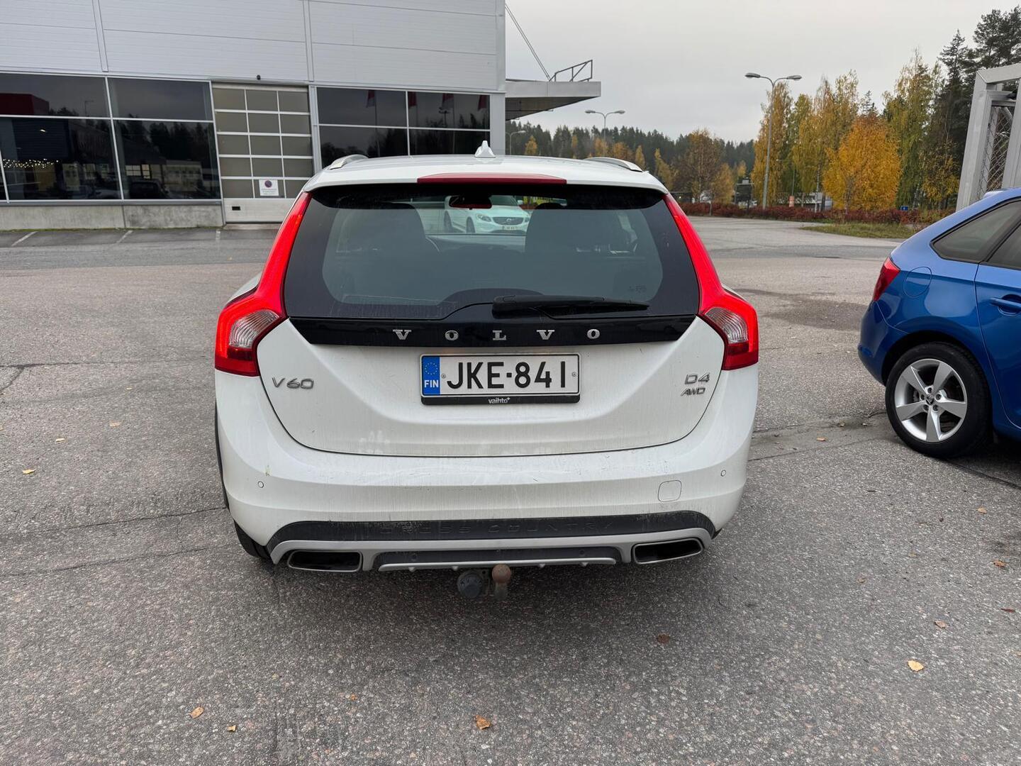 VOLVO V60 Cross Country 2016