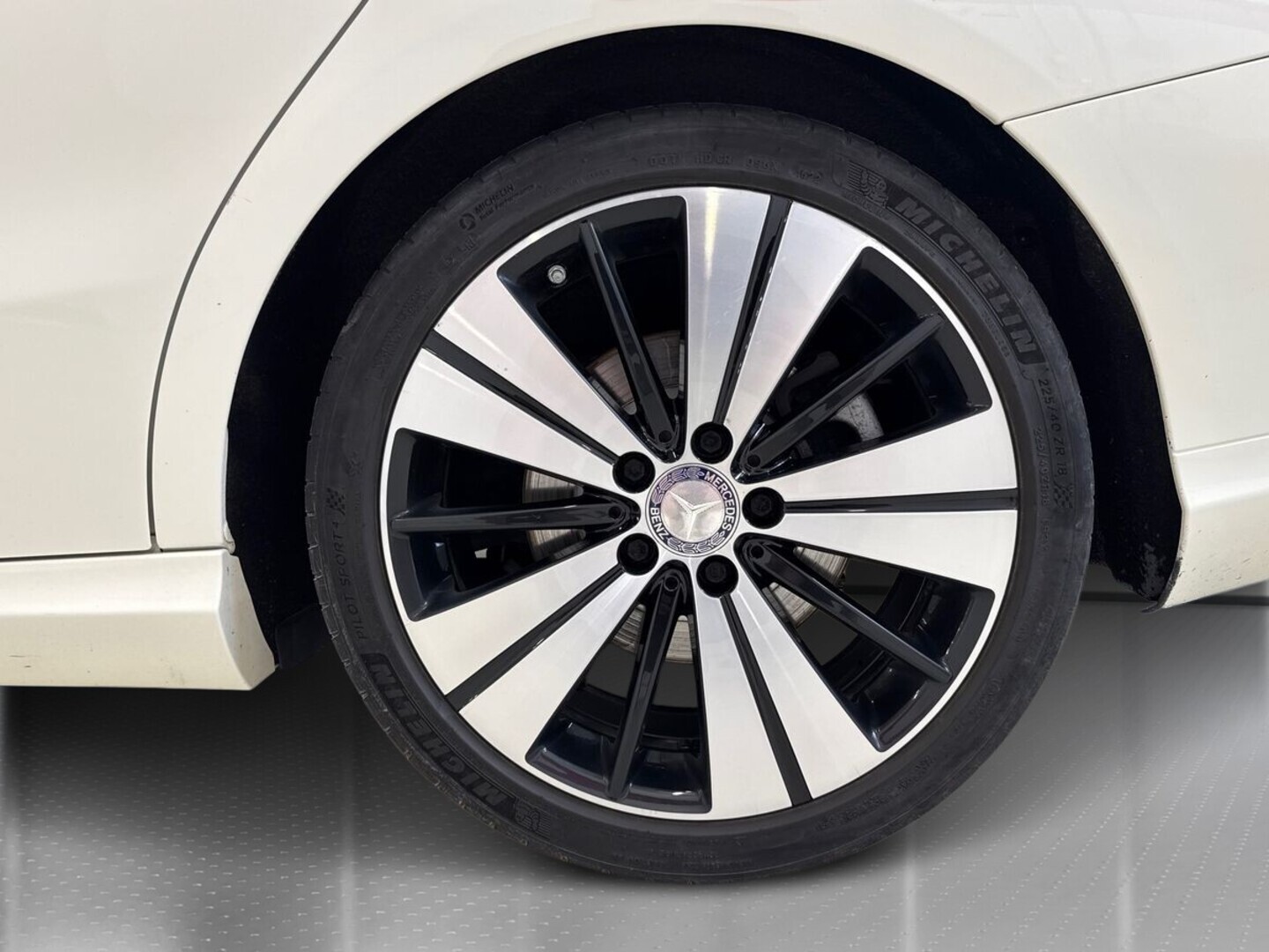 MERCEDES-BENZ CLA 13