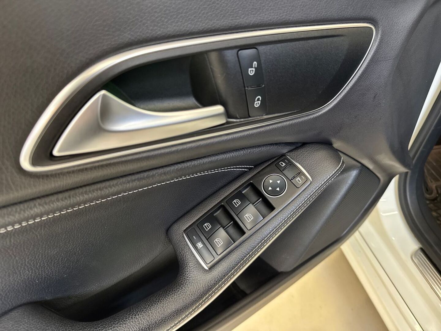 MERCEDES-BENZ CLA 15