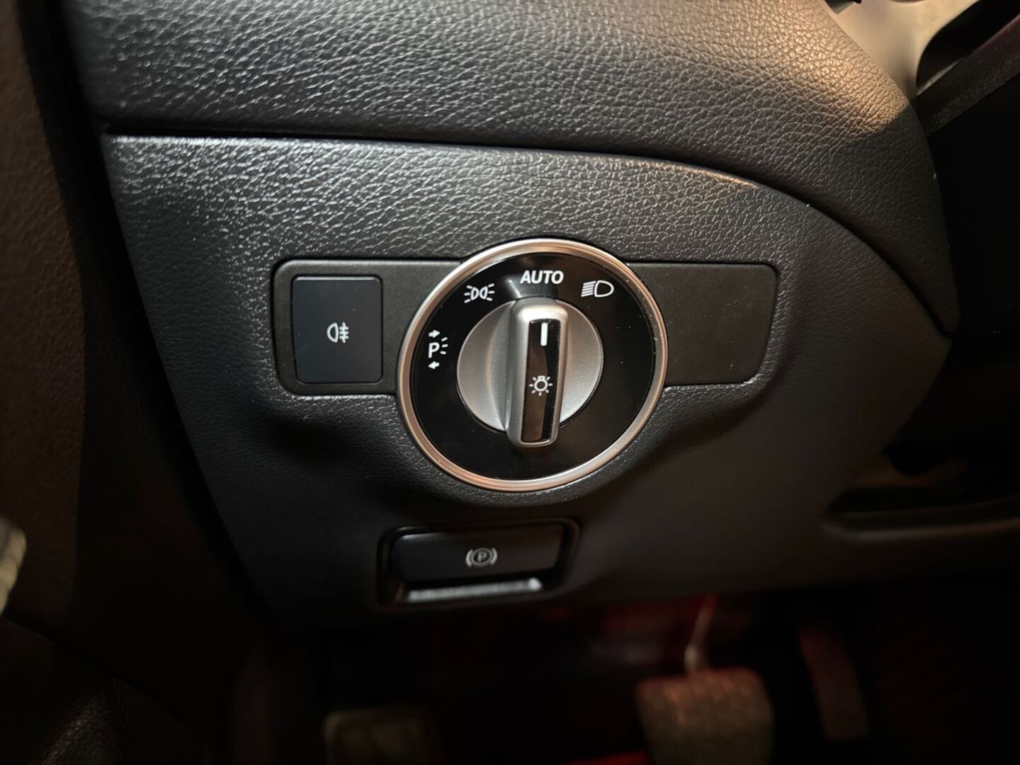 MERCEDES-BENZ CLA 17