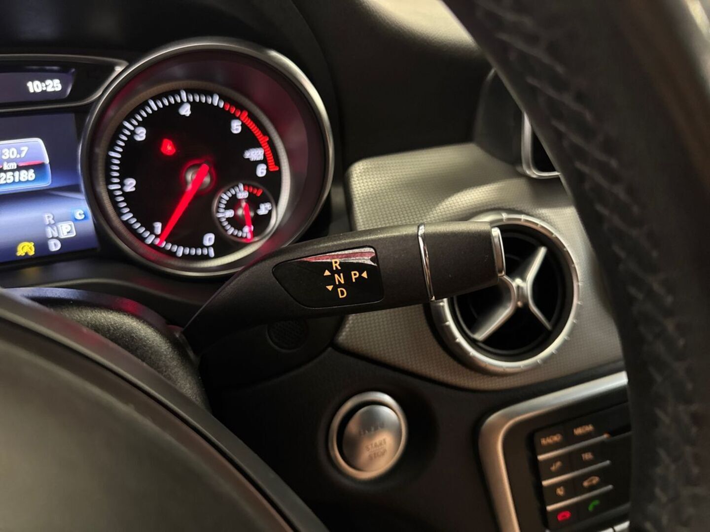 MERCEDES-BENZ CLA 23