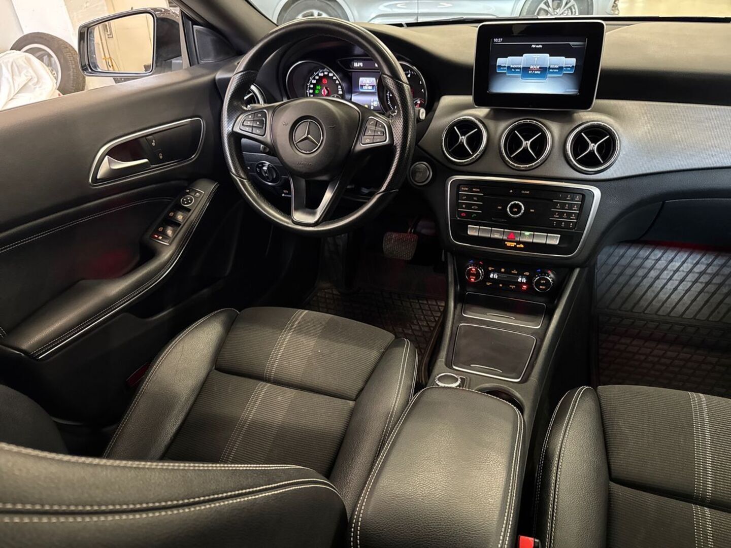 MERCEDES-BENZ CLA 27