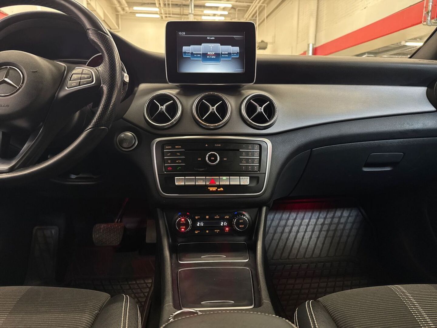 MERCEDES-BENZ CLA 29