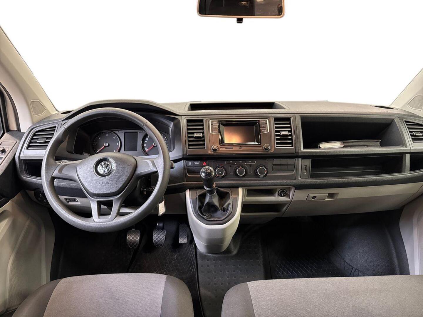 VOLKSWAGEN Transporter 10