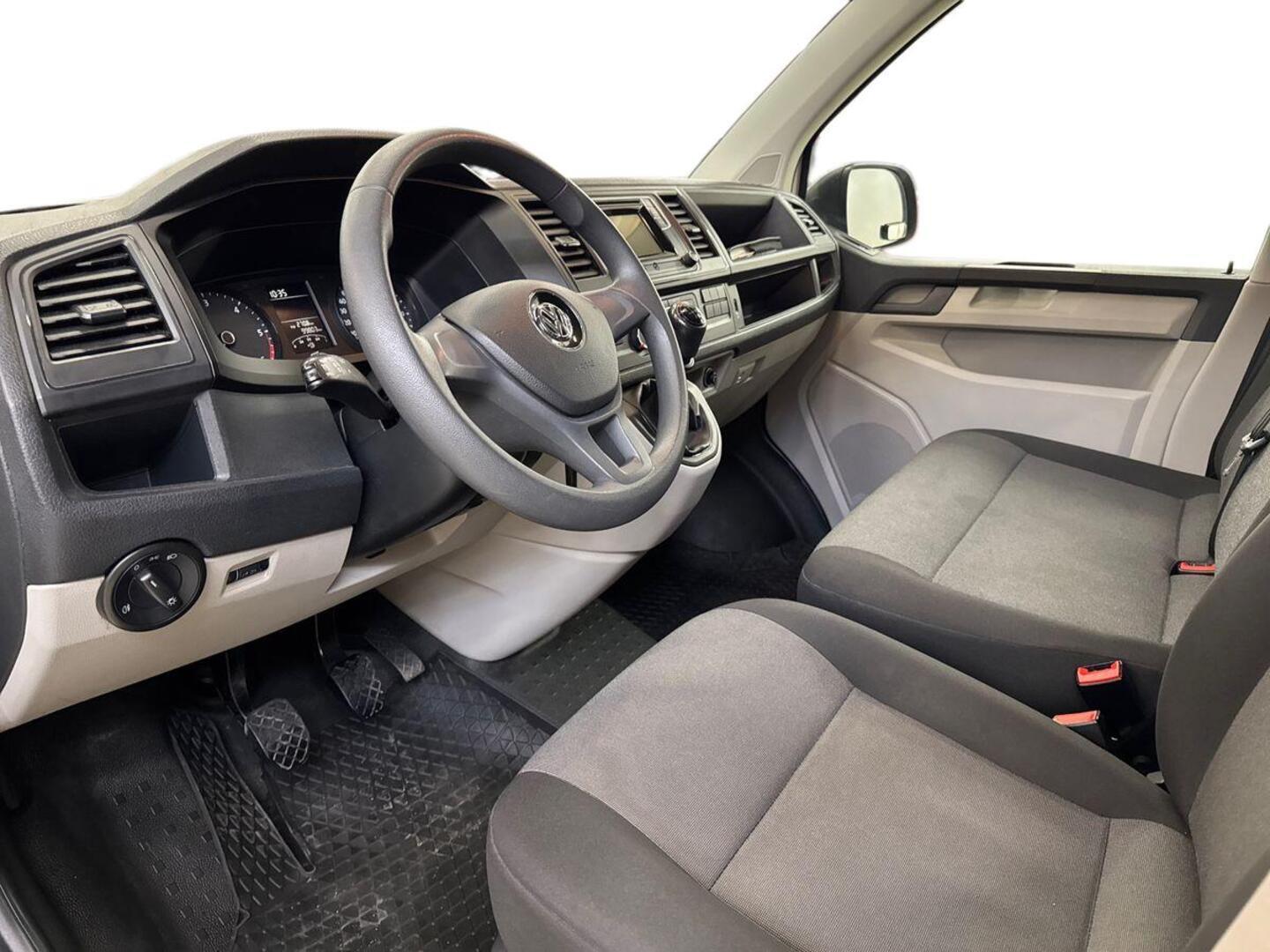 VOLKSWAGEN Transporter 11