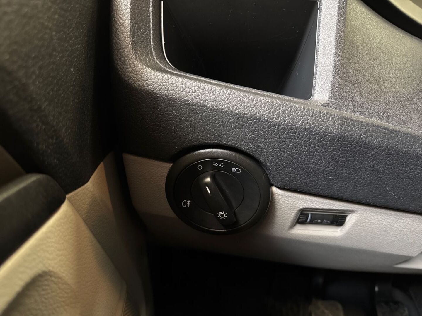 VOLKSWAGEN Transporter 14