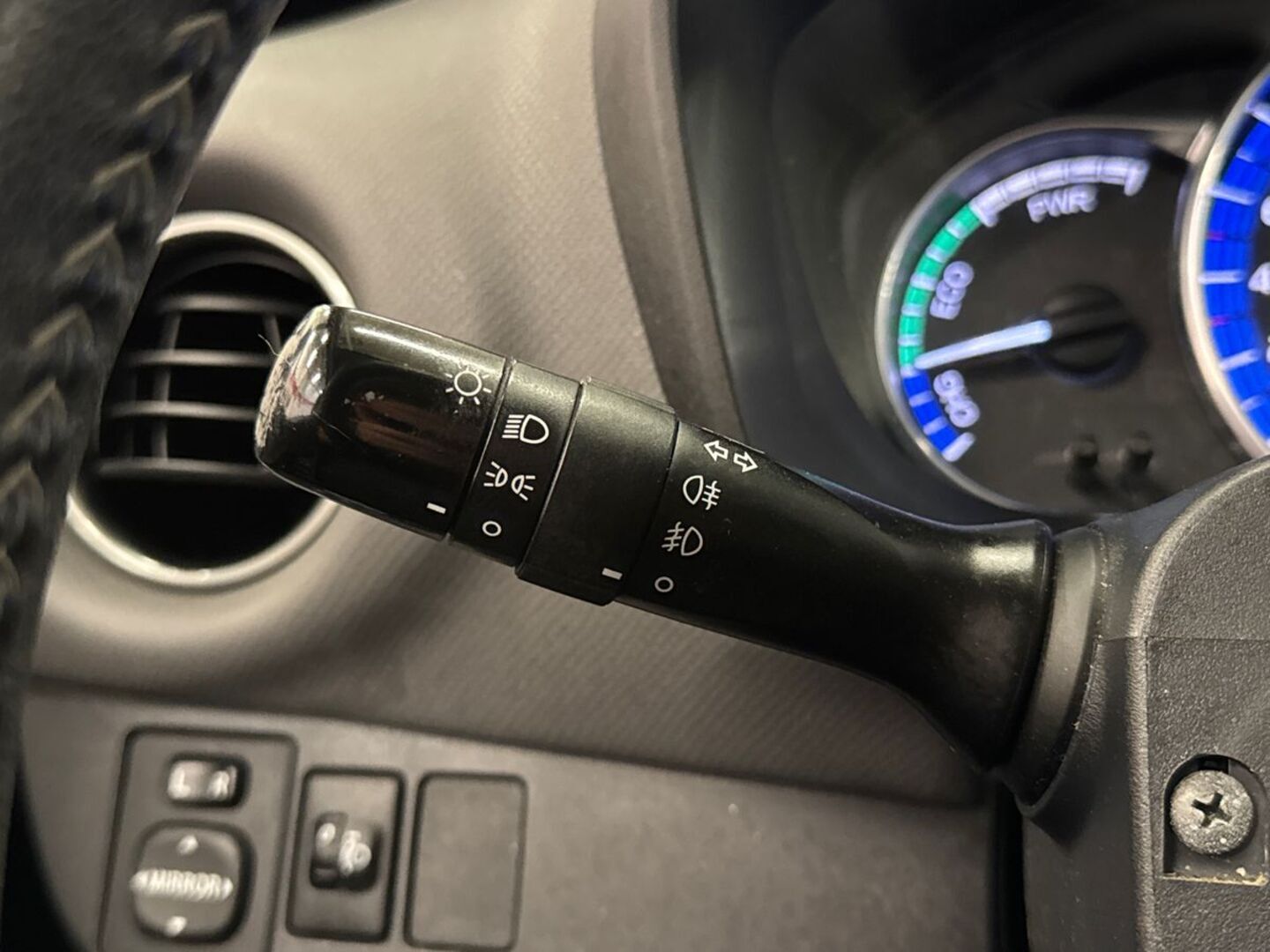 TOYOTA Yaris 2016